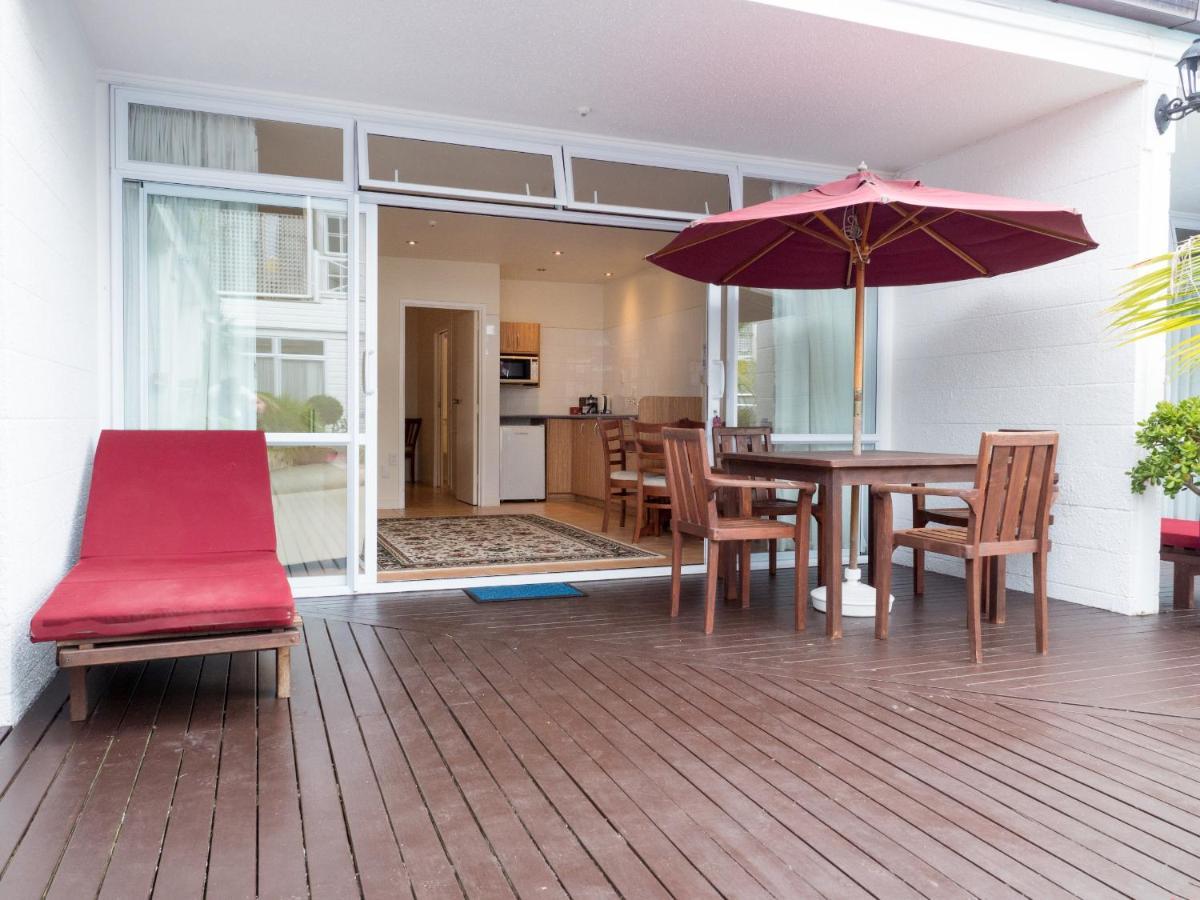 Commodores Lodge Russell Bagian luar foto