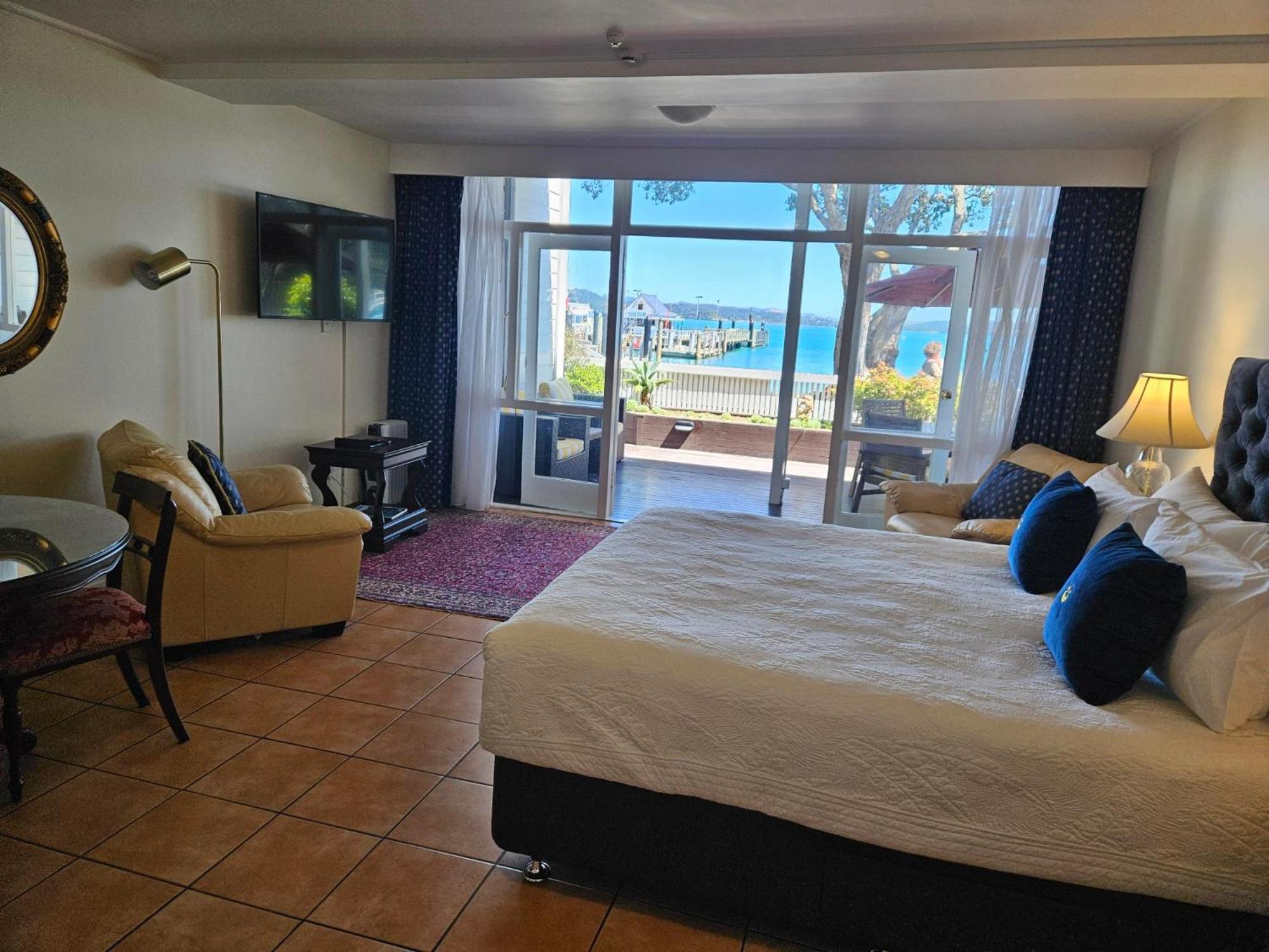 Commodores Lodge Russell Bagian luar foto