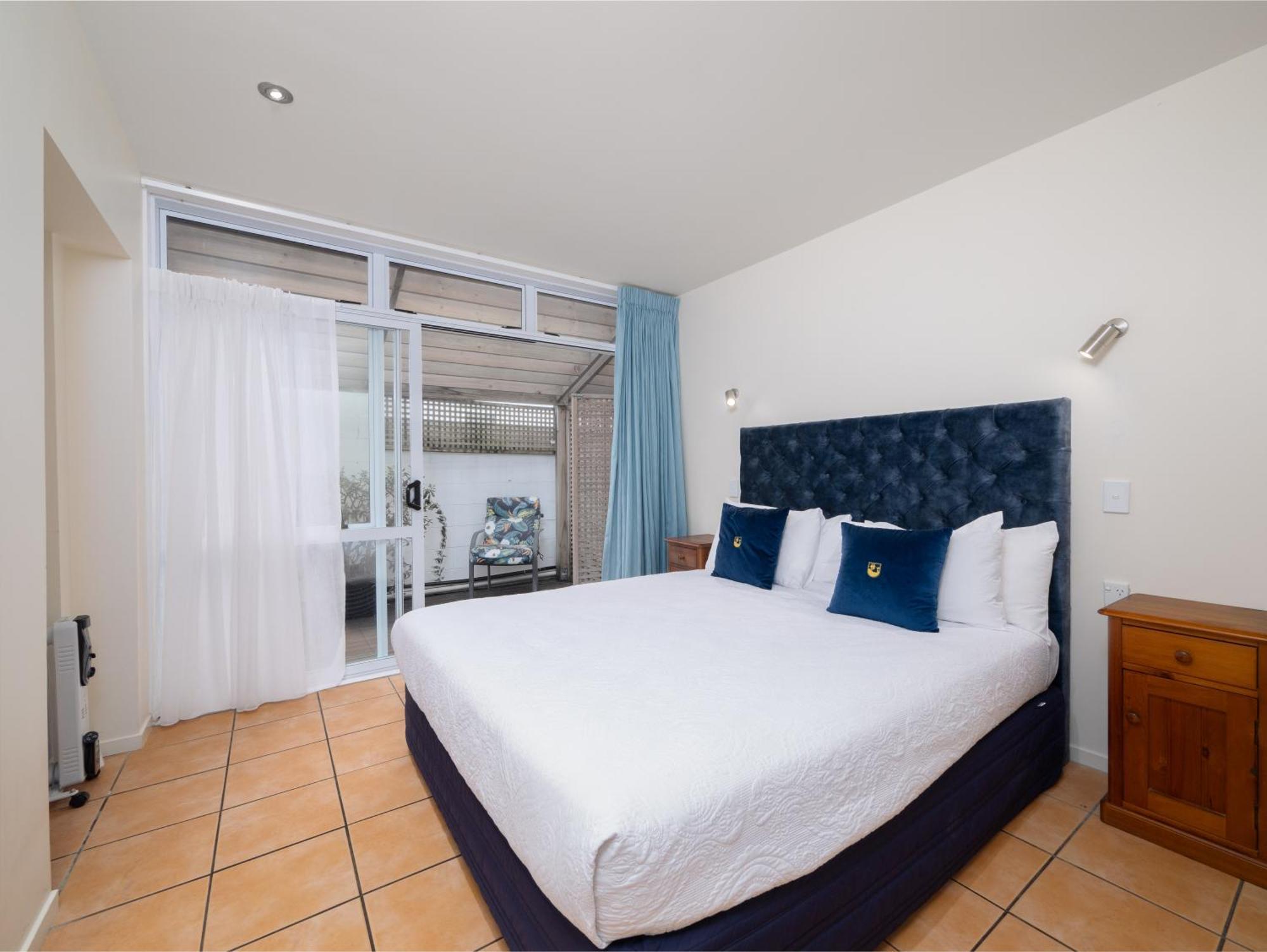 Commodores Lodge Russell Bagian luar foto