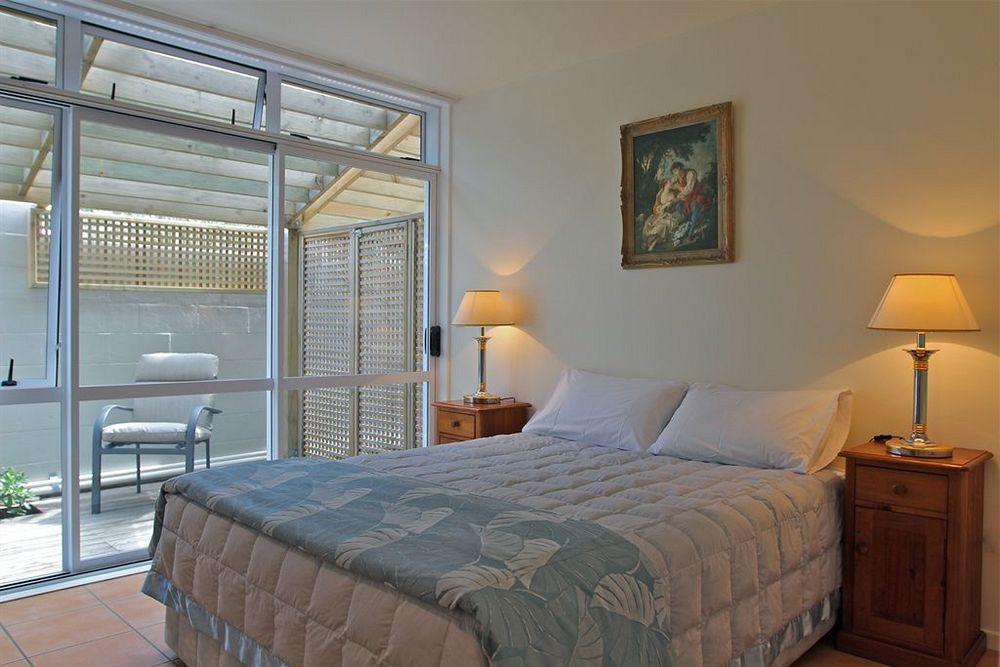 Commodores Lodge Russell Bagian luar foto