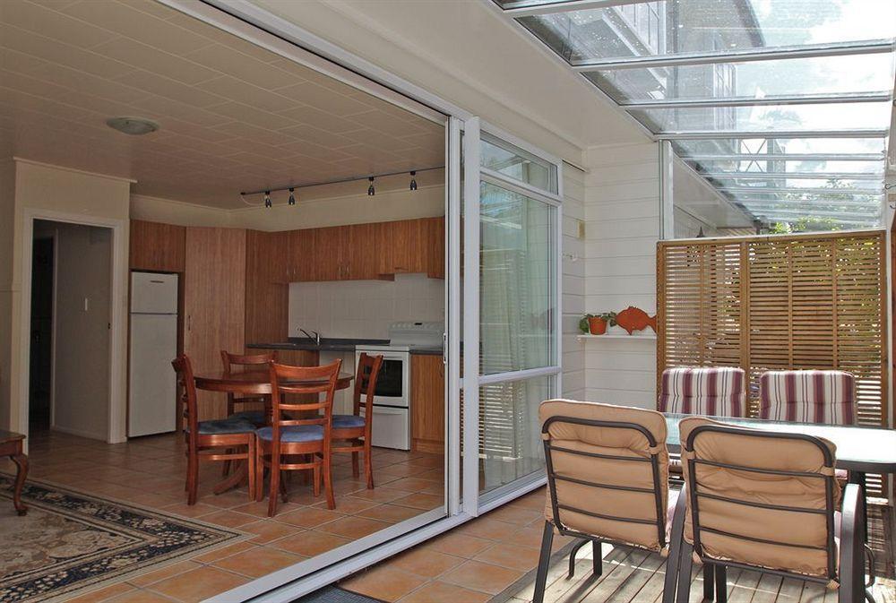 Commodores Lodge Russell Bagian luar foto