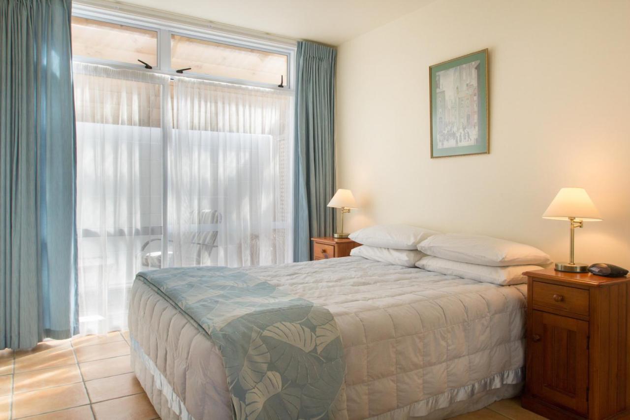 Commodores Lodge Russell Bagian luar foto